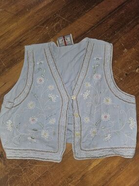 Vintage-Inspired Light Blue Embroidered Women's Vest